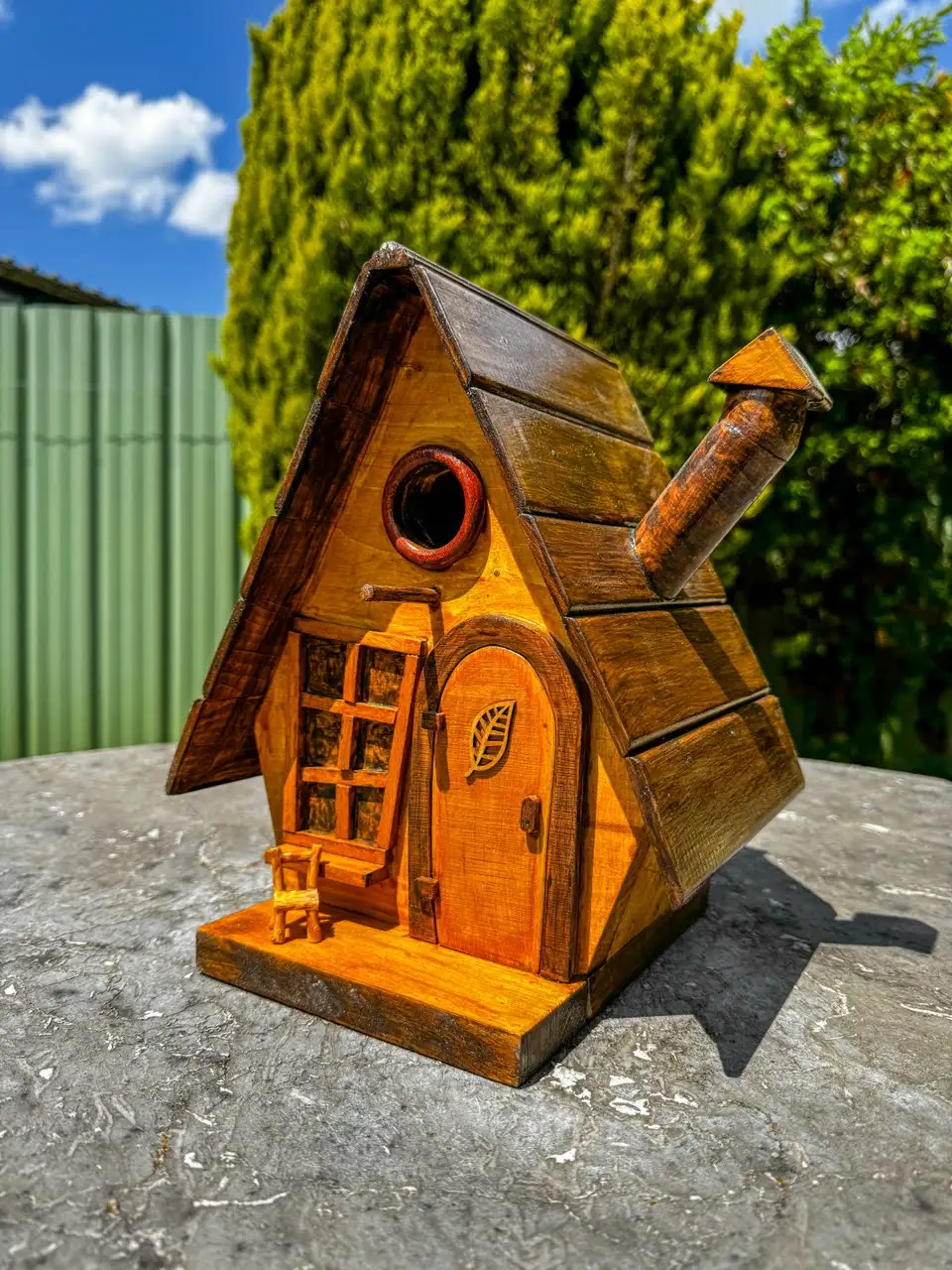 nichoir-oiseaux-bois-maison-originale-cote
